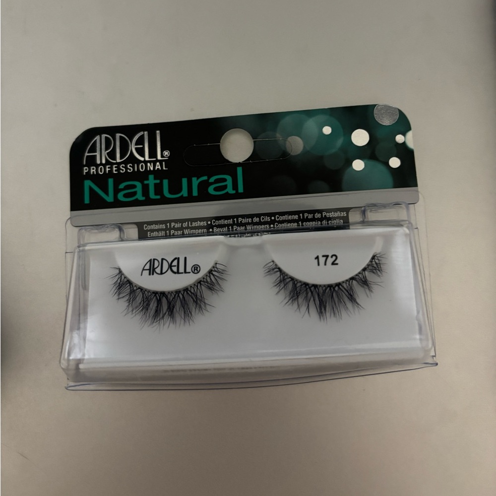 Ardell false lashes in the style 172 (2 pairs)